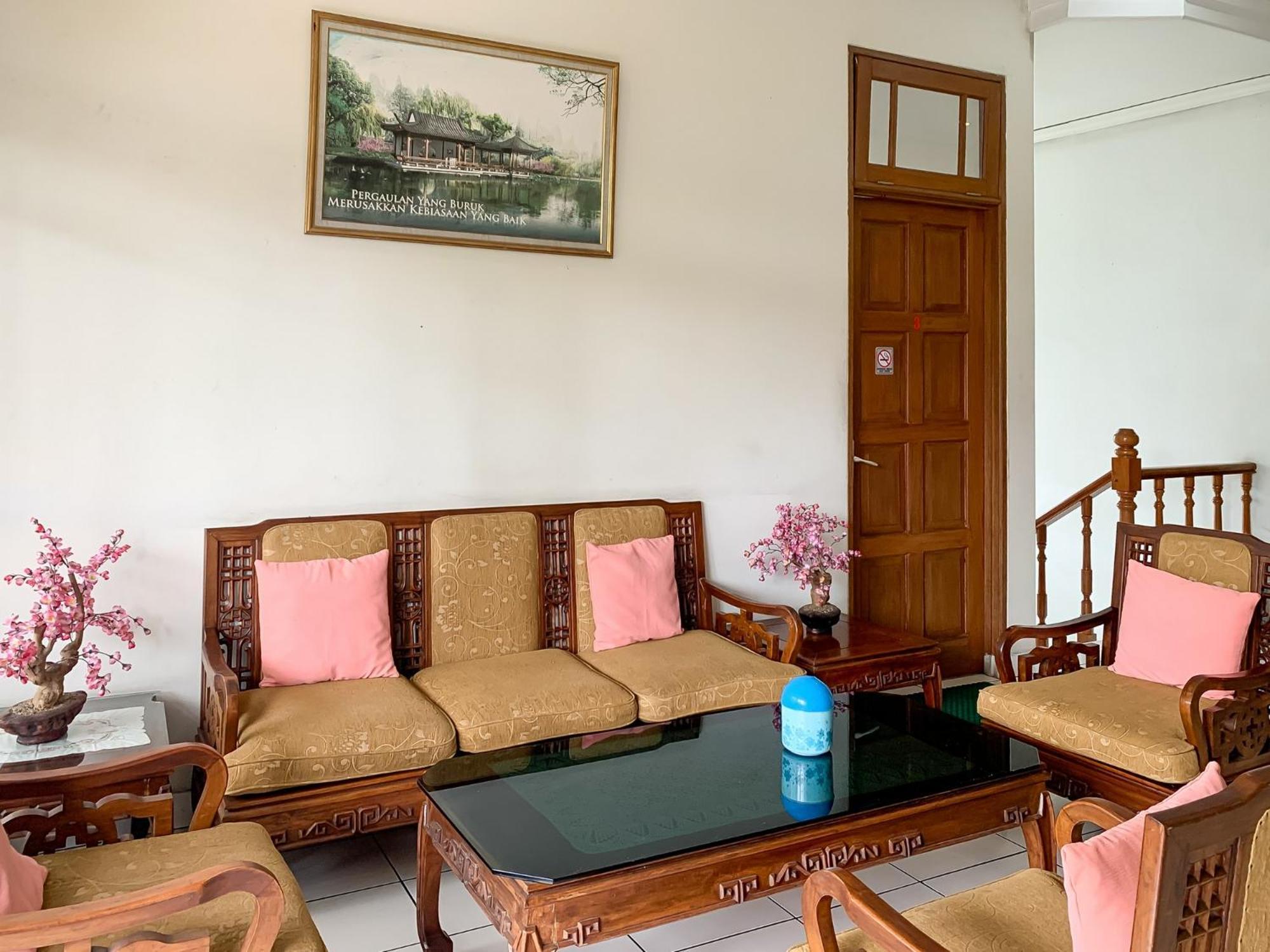 Cozy Mitra Reddoorz Bandung