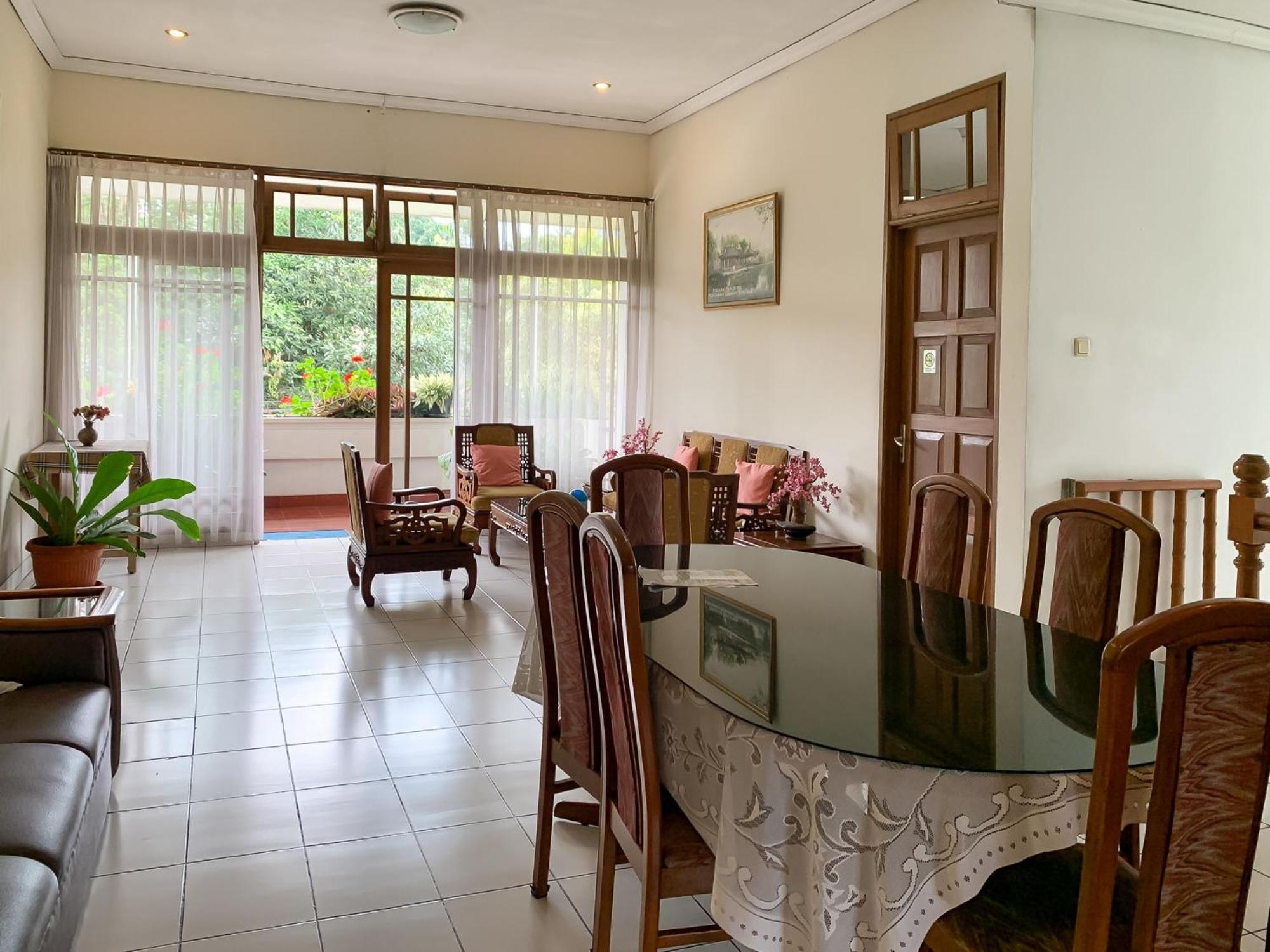 Cozy Mitra Reddoorz Hotel 2*
