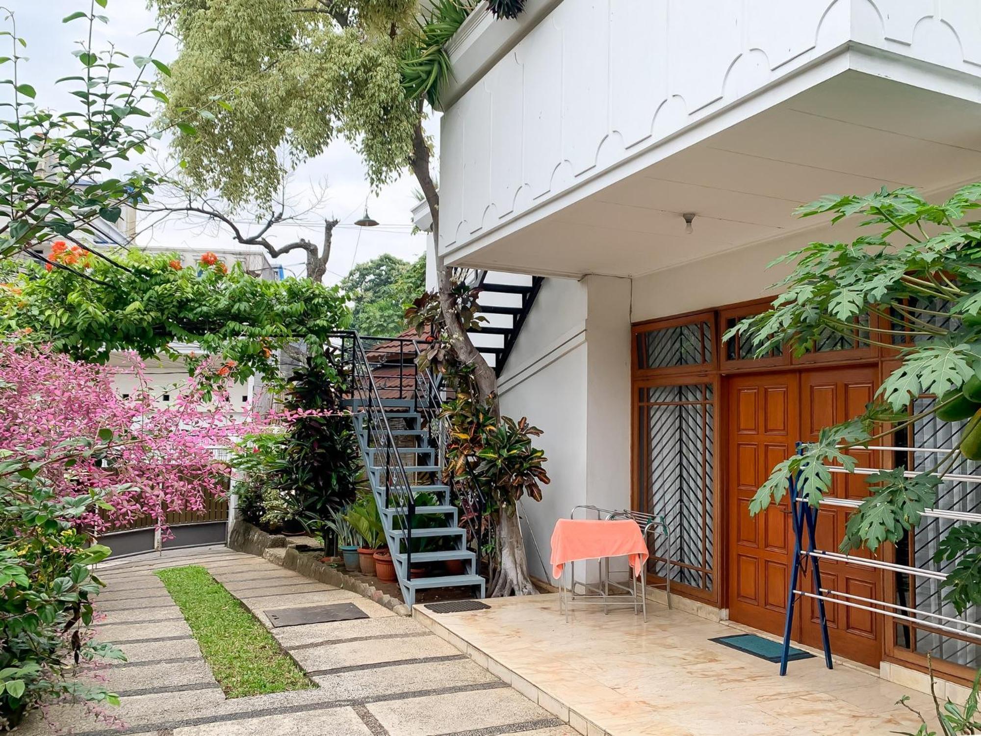 Cozy Mitra Reddoorz Hotel 2*